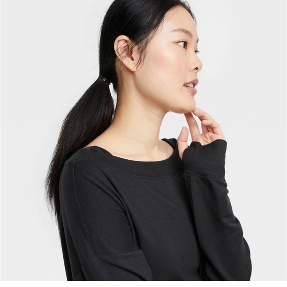 All In Motion Modal Sweatshirt. Size S - Picture 3 of 9